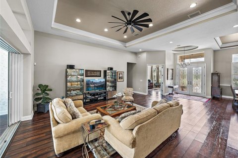 House in Dade City, Florida 4 bedrooms, 335.66 sq.m. № 1918419 - photo 20