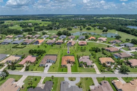 House in Dade City, Florida 4 bedrooms, 335.66 sq.m. № 1918419 - photo 4