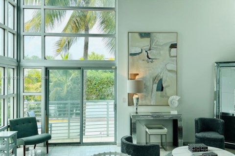 Copropriété à louer à Miami Beach, Floride: 2 chambres, 105.07 m2 № 2046023 - photo 2