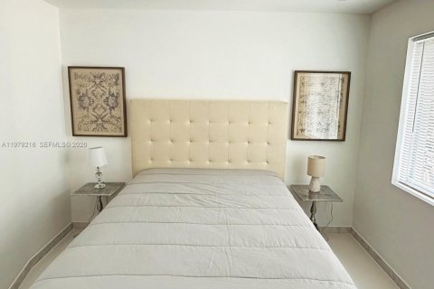 Copropriété à louer à Miami Beach, Floride: 2 chambres, 105.07 m2 № 2046023 - photo 10