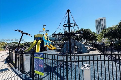 Copropriété à louer à Miami Beach, Floride: 2 chambres, 105.07 m2 № 2046023 - photo 29