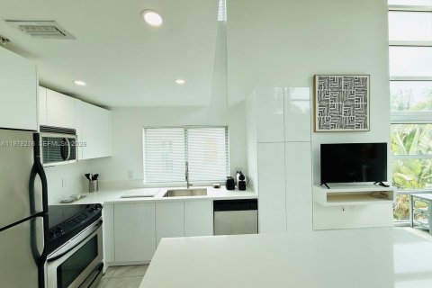Copropriété à louer à Miami Beach, Floride: 2 chambres, 105.07 m2 № 2046023 - photo 7