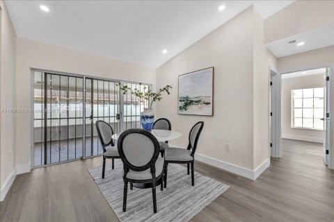Villa ou maison à vendre à Miami Gardens, Floride: 3 chambres, 129.13 m2 № 1896557 - photo 15