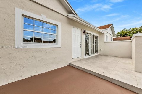 Villa ou maison à vendre à Miami Gardens, Floride: 3 chambres, 129.13 m2 № 1896557 - photo 7