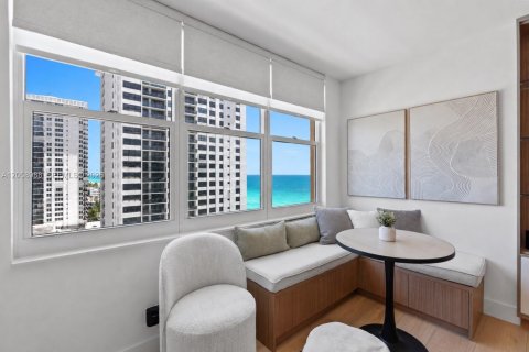 Copropriété à louer à Hollywood, Floride: 54.81 m2 № 2168906 - photo 14