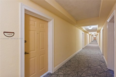 Copropriété à louer à Hollywood, Floride: 54.81 m2 № 2168906 - photo 28