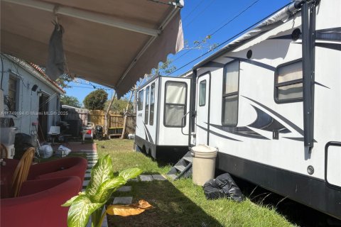 Casa en venta en Palmetto Bay, Florida, 3 dormitorios, 154.12 m2 № 1860358 - foto 22