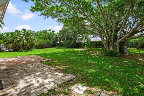 House in Port St. Lucie, Florida 3 bedrooms, 122.63 sq.m. № 2272074 - photo 2