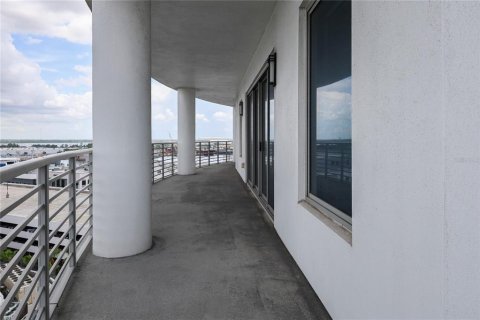 Снять в аренду кондоминиум в Тампа, Флорида 3 спальни, 161м2, № 2215268 - фото 24