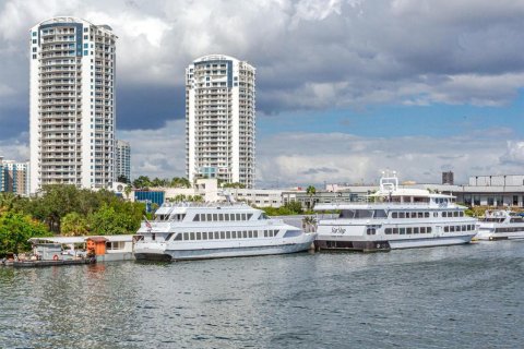 Condo in Tampa, Florida, 3 bedrooms № 2215268