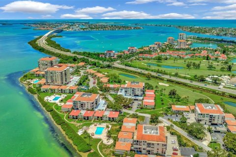 Condo in Saint Petersburg, Florida, 2 bedrooms  № 1567745 - photo 25