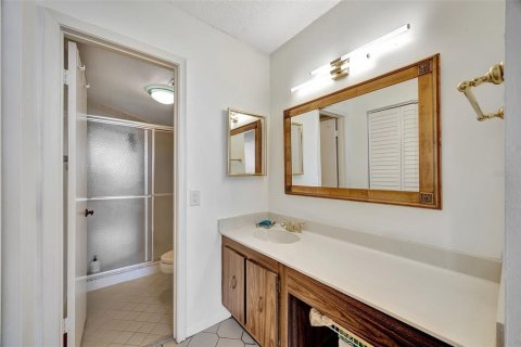 Condo in Saint Petersburg, Florida, 2 bedrooms  № 1567745 - photo 15