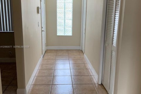 Copropriété à vendre à Weston, Floride: 2 chambres, 113.34 m2 № 2264630 - photo 3