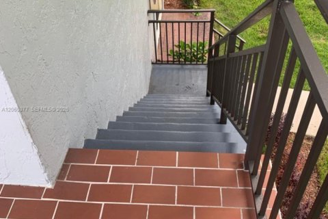 Copropriété à vendre à Weston, Floride: 2 chambres, 113.34 m2 № 2264630 - photo 2