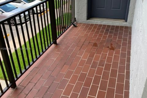 Condo à Weston, Floride, 2 chambres  № 2264630