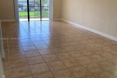 Copropriété à vendre à Weston, Floride: 2 chambres, 113.34 m2 № 2264630 - photo 4