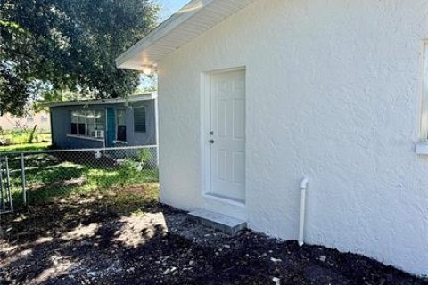 House in Sarasota, Florida 1 bedroom, 40.32 sq.m. № 2378109 - photo 3