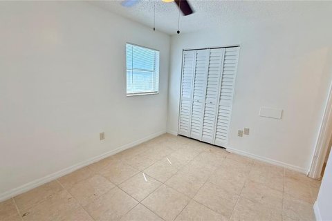 House in Sarasota, Florida 1 bedroom, 40.32 sq.m. № 2378109 - photo 10
