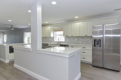 Condo in Delray Beach, Florida, 2 bedrooms  № 2387059 - photo 7