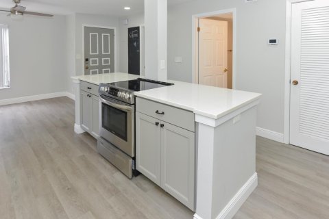 Condo in Delray Beach, Florida, 2 bedrooms  № 2387059 - photo 12