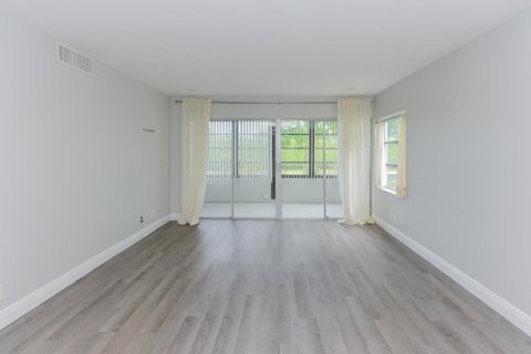 Condo in Delray Beach, Florida, 2 bedrooms  № 2387059 - photo 16