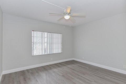 Condo in Delray Beach, Florida, 2 bedrooms  № 2387059 - photo 21
