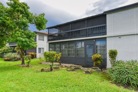 Condo in Delray Beach, Florida, 2 bedrooms  № 2387059 - photo 29