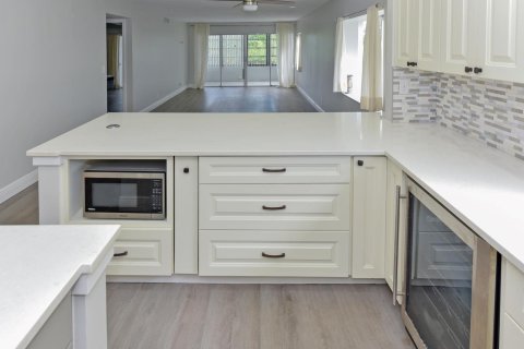 Condo in Delray Beach, Florida, 2 bedrooms  № 2387059 - photo 14