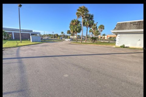 Immobilier commercial à vendre à Titusville, Floride: 289.86 m2 № 2403281 - photo 12