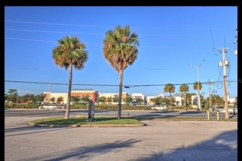 Immobilier commercial à vendre à Titusville, Floride: 289.86 m2 № 2403281 - photo 9