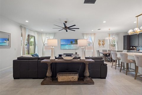 House in Minneola, Florida 6 bedrooms, 412.02 sq.m. № 2203694 - photo 12