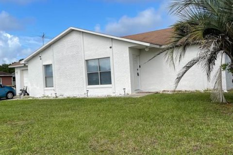 Villa ou maison à vendre à Kissimmee, Floride: 2 chambres, 112.88 m2 № 1817368 - photo 2