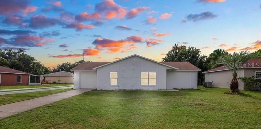 Villa ou maison à Kissimmee, Floride 2 chambres, 112.88 m2 № 1817368