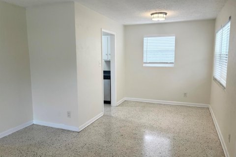 Villa ou maison à louer à West Palm Beach, Floride: 2 chambres, 96.25 m2 № 2078563 - photo 5