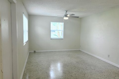 Villa ou maison à louer à West Palm Beach, Floride: 2 chambres, 96.25 m2 № 2078563 - photo 7
