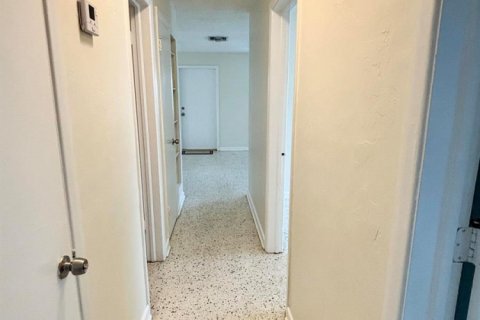 Villa ou maison à louer à West Palm Beach, Floride: 2 chambres, 96.25 m2 № 2078563 - photo 13