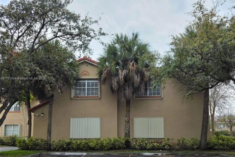 Купить кондоминиум в Пемброк-Пайнс, Флорида 1 спальня, 74.79м2, № 2013500 - фото 4