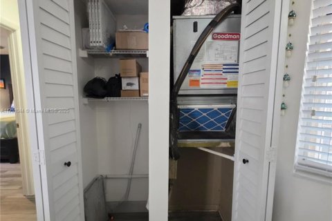 Купить кондоминиум в Пемброк-Пайнс, Флорида 1 спальня, 74.79м2, № 2013500 - фото 30