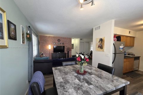 Купить кондоминиум в Пемброк-Пайнс, Флорида 1 спальня, 74.79м2, № 2013500 - фото 23