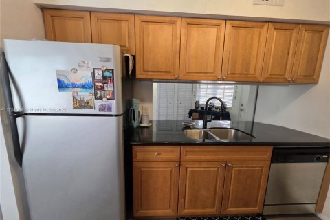 Купить кондоминиум в Пемброк-Пайнс, Флорида 1 спальня, 74.79м2, № 2013500 - фото 26