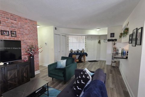 Купить кондоминиум в Пемброк-Пайнс, Флорида 1 спальня, 74.79м2, № 2013500 - фото 20