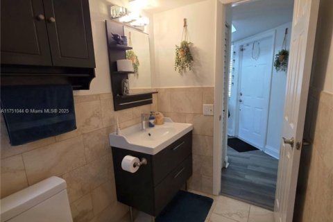 Купить кондоминиум в Пемброк-Пайнс, Флорида 1 спальня, 74.79м2, № 2013500 - фото 18