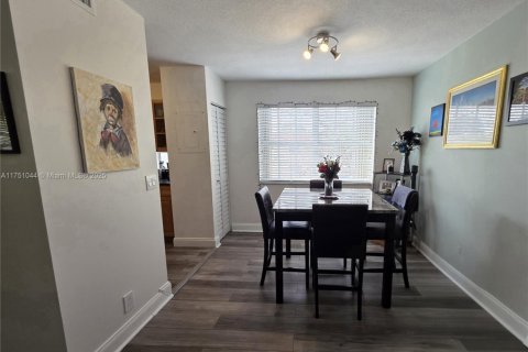 Купить кондоминиум в Пемброк-Пайнс, Флорида 1 спальня, 74.79м2, № 2013500 - фото 22