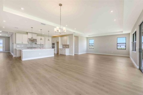 House in Parrish, Florida 3 bedrooms, 231.33 sq.m. № 1534575 - photo 22