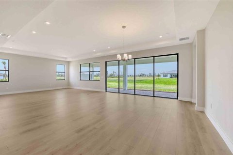 House in Parrish, Florida 3 bedrooms, 231.33 sq.m. № 1534575 - photo 20