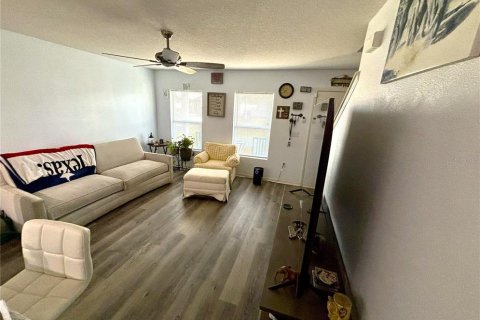 House in Kissimmee, Florida 4 bedrooms, 173.17 sq.m. № 2232373 - photo 4