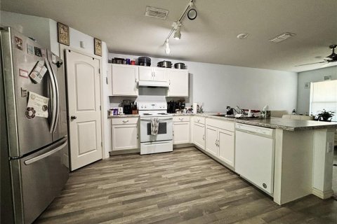 House in Kissimmee, Florida 4 bedrooms, 173.17 sq.m. № 2232373 - photo 7