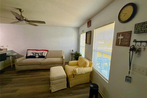 House in Kissimmee, Florida 4 bedrooms, 173.17 sq.m. № 2232373 - photo 3