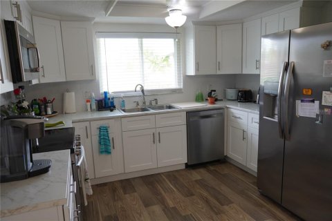 Villa ou maison à vendre à Apollo Beach, Floride: 3 chambres, 145.21 m2 № 2287384 - photo 12