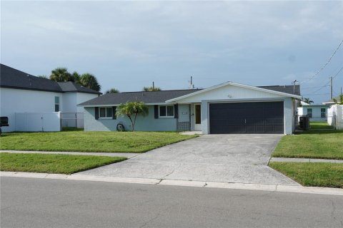 Villa ou maison à vendre à Apollo Beach, Floride: 3 chambres, 145.21 m2 № 2287384 - photo 2